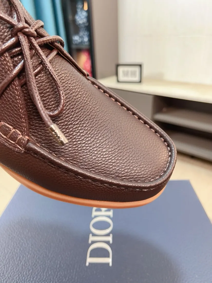 Men's shoes 💰600🌹🌹【UGG】✨The most popular series, a must-have for stylish men 😱The latest limited edition at the counter🍃Top export foreign trade order, counter packaging. Designed with high-end textured matte cowhide➕The simulated wool is beautiful, and the collar surface presents a clear texture, which is friendly without losing the foundation. 👀 Casual roll rope lace-up style✨Thick stitching to reinforce the sole, natural rubber sole🍎The collar makes walking more comfortable and relaxed. 38_44 code